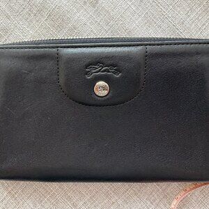 Longchamp Le Pliage Cuir Black Leather Wallet pre-loved
